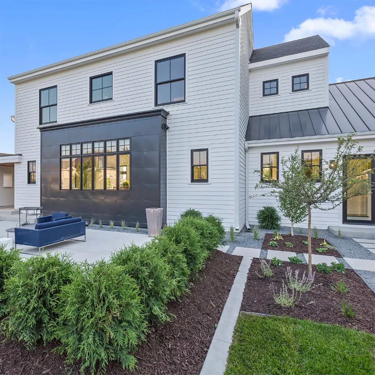 siding + window - IHE - web