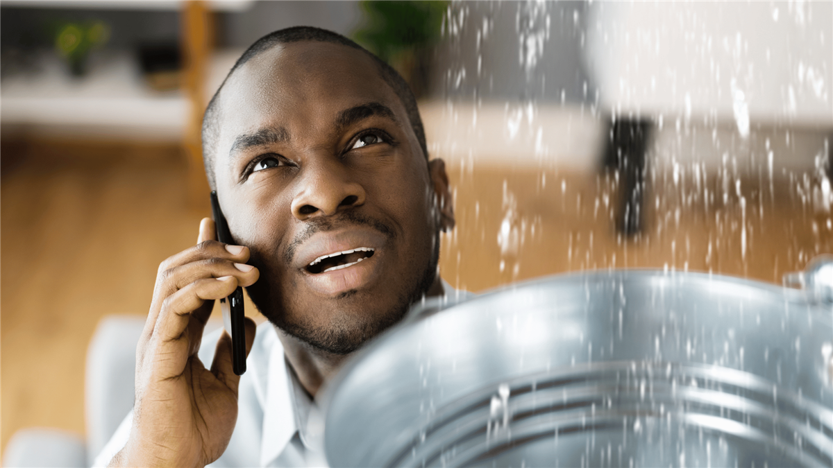 Toledo homeowner frustrated with ceiling water leaks